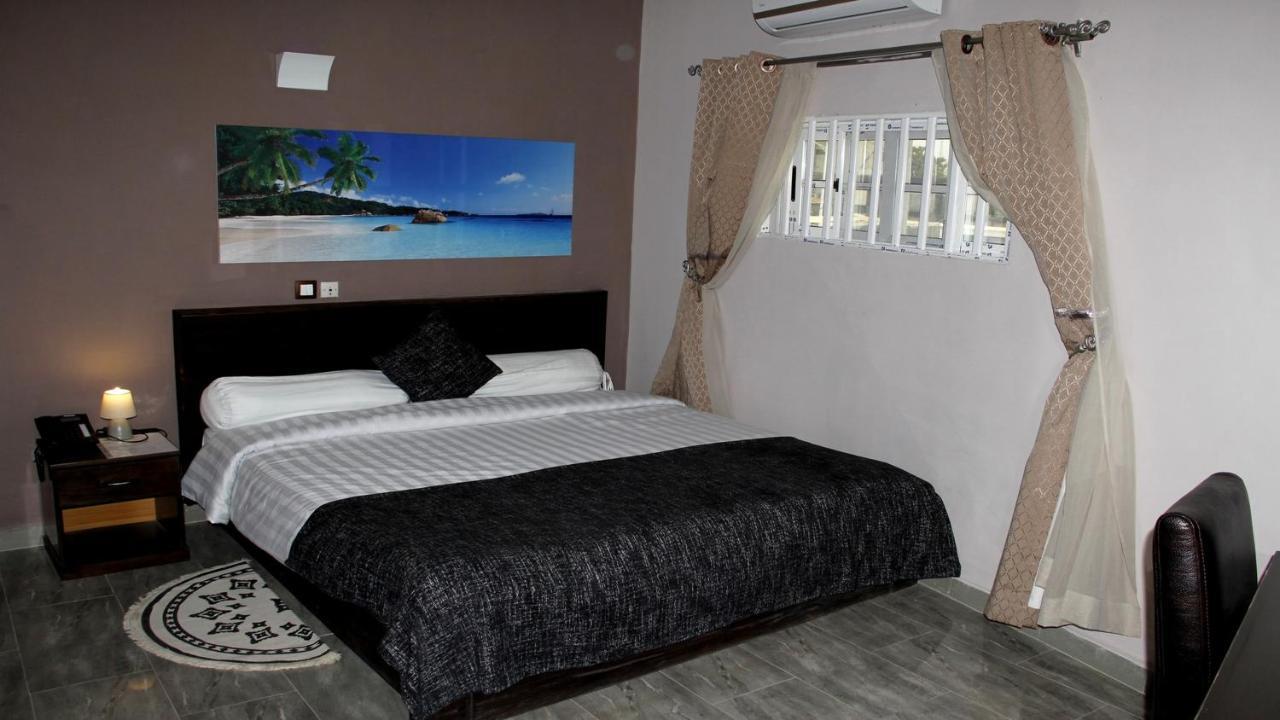 Benin City Center Hotel Котону Екстериор снимка