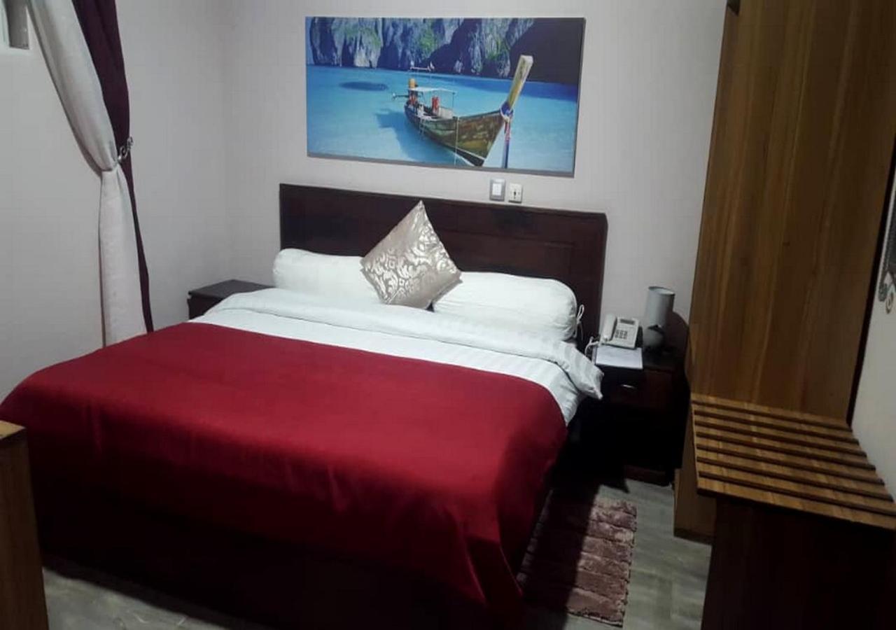 Benin City Center Hotel Котону Екстериор снимка