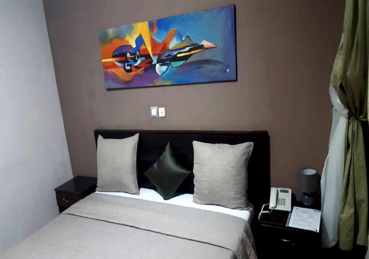 Benin City Center Hotel Котону Екстериор снимка