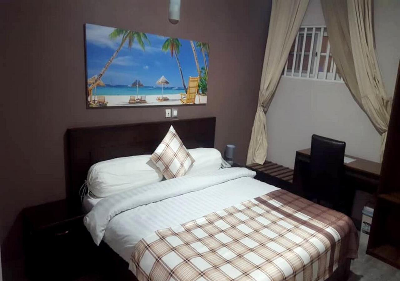 Benin City Center Hotel Котону Екстериор снимка