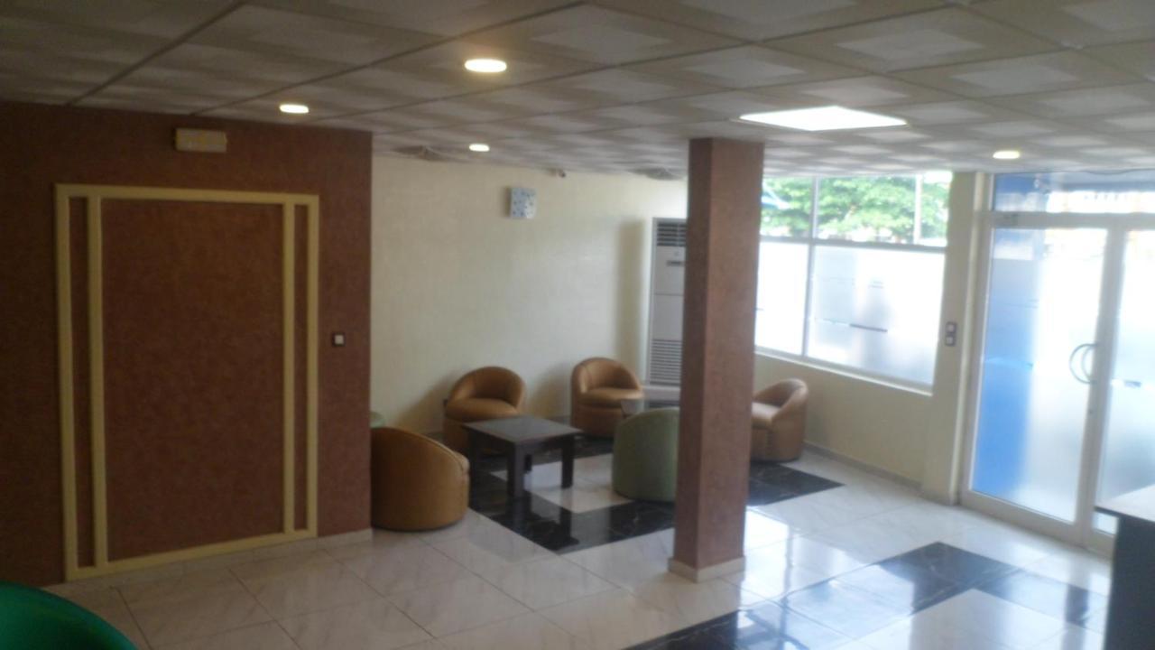 Benin City Center Hotel Котону Екстериор снимка