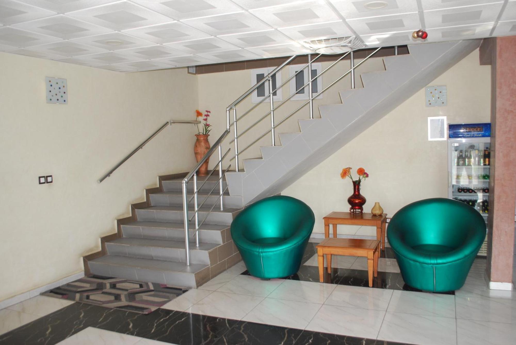 Benin City Center Hotel Котону Екстериор снимка