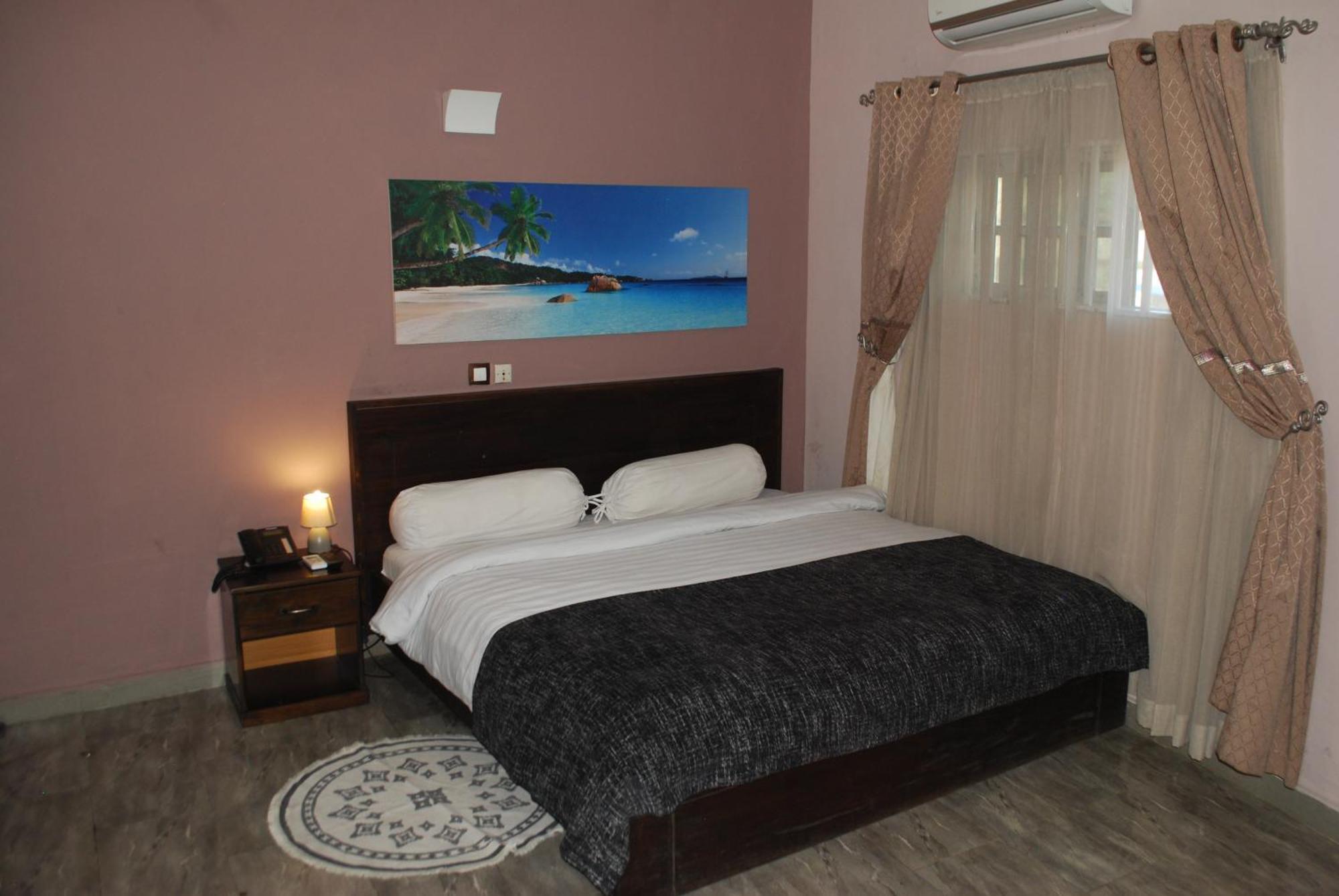 Benin City Center Hotel Котону Екстериор снимка